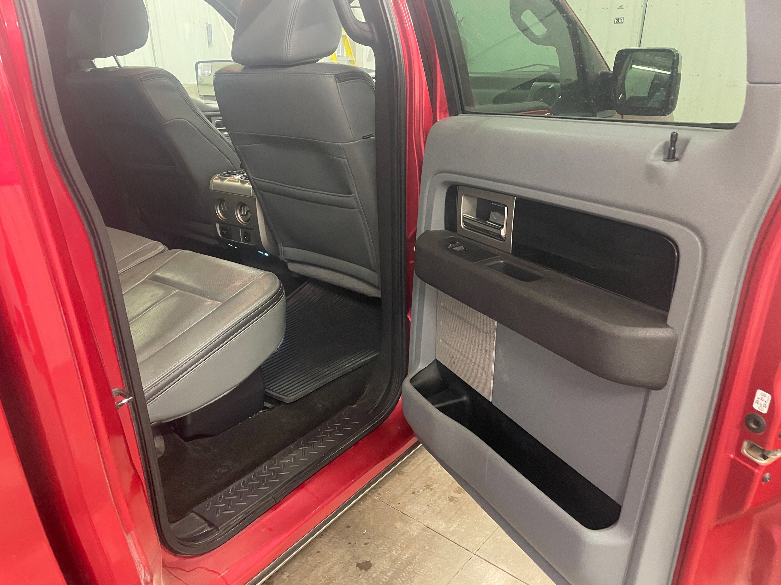 Used 2011 Ford F150 Platinum AWD/4WD image 25