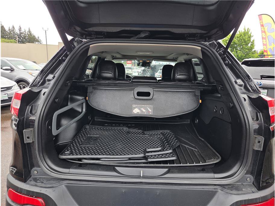 Used 2018 Jeep Cherokee Trailhawk AWD/4WD image 30