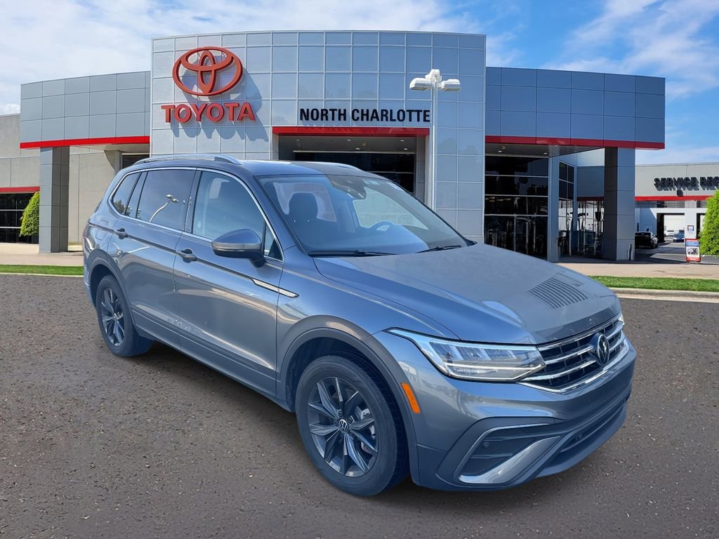 Used 2024 Volkswagen Tiguan SE