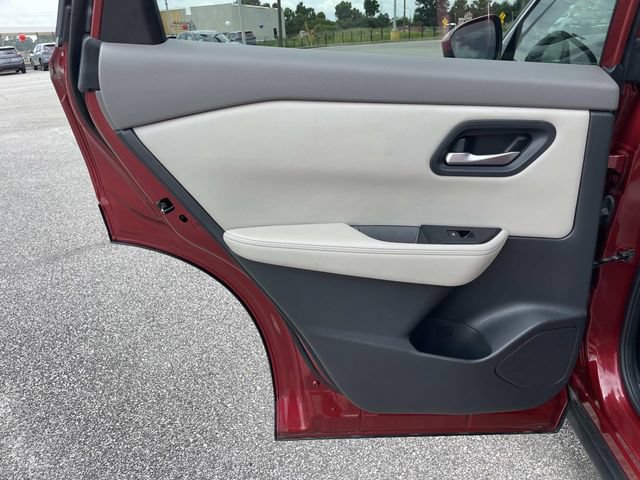 Used 2025 Nissan Rogue SV AWD/4WD image 11