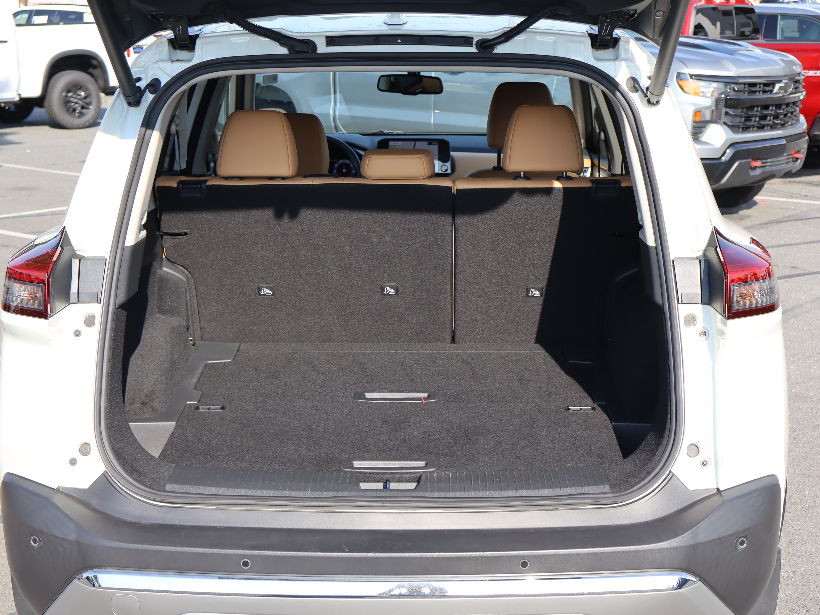 Used 2023 Nissan Rogue Platinum w/ Platinum Premium Package AWD/4WD image 33