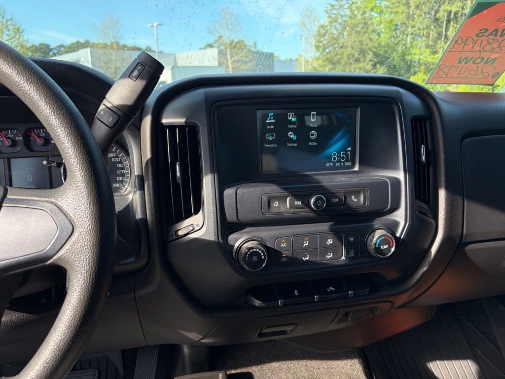 Used 2018 Chevrolet Silverado 1500 Custom w/ Custom Value Package AWD/4WD image 19