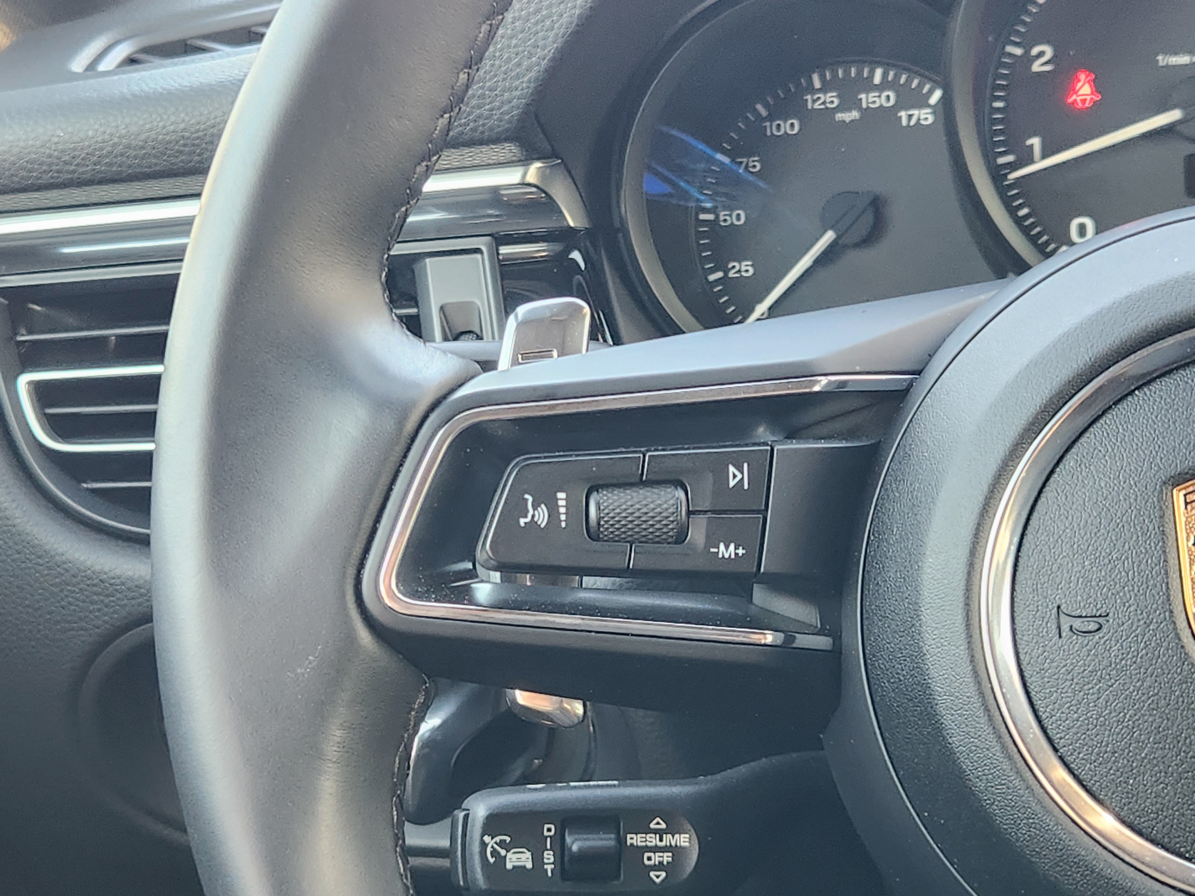 Certified 2026 Porsche Macan AWD/4WD image 28