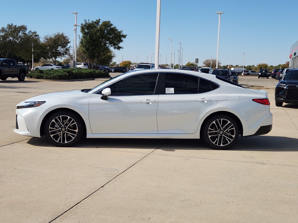 New 2026 Toyota Camry Hybrid FWD image 8