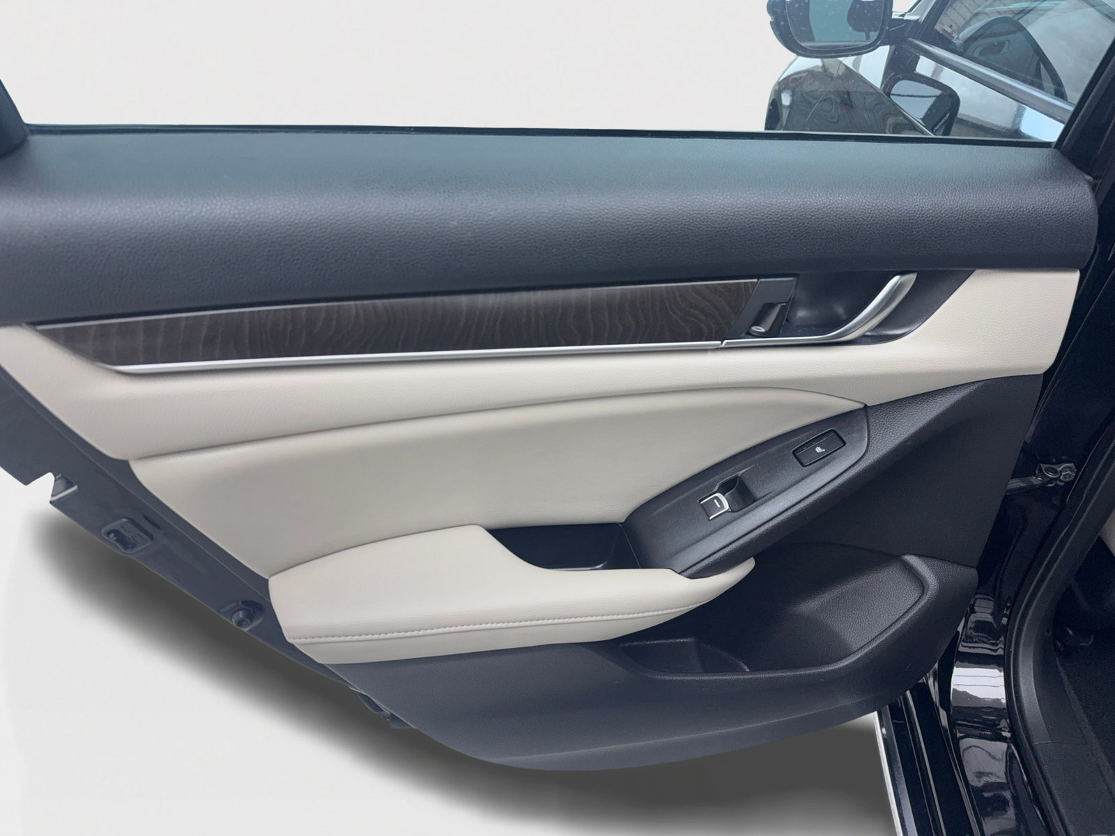 Used 2018 Honda Accord Touring image 44