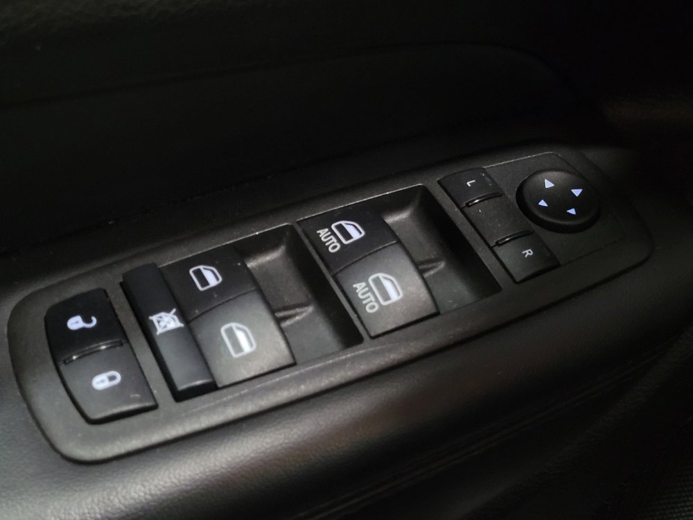 Used 2022 Jeep Grand Cherokee Laredo E image 27