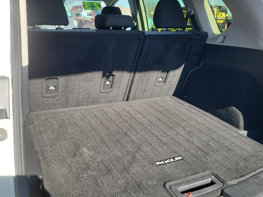 Used 2023 Nissan Rogue SV image 29