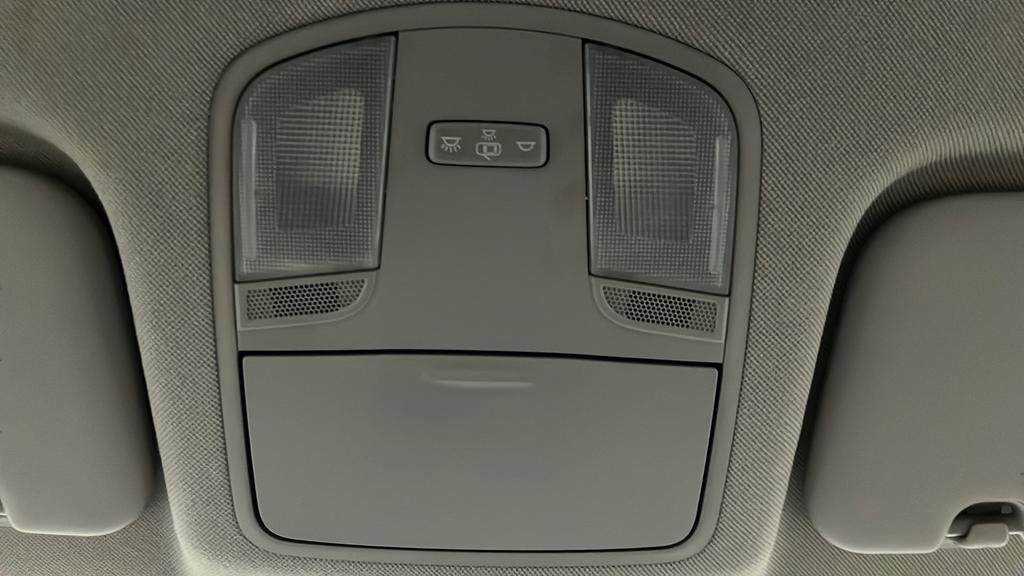 Used 2020 Hyundai Elantra SEL FWD image 29