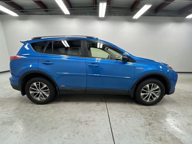 Used 2018 Toyota RAV4 XLE image 9