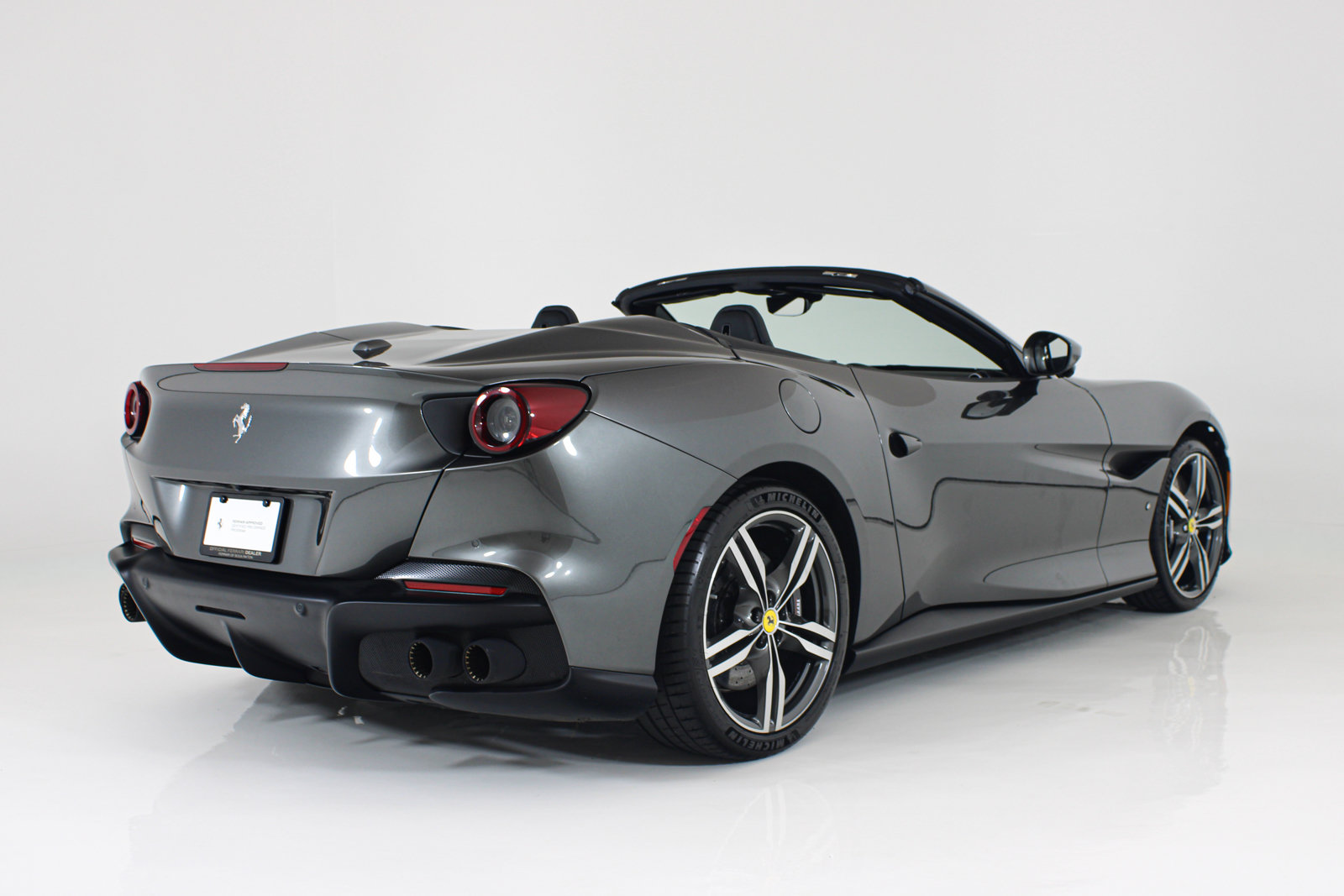 Certified 2023 Ferrari Portofino M RWD image 12