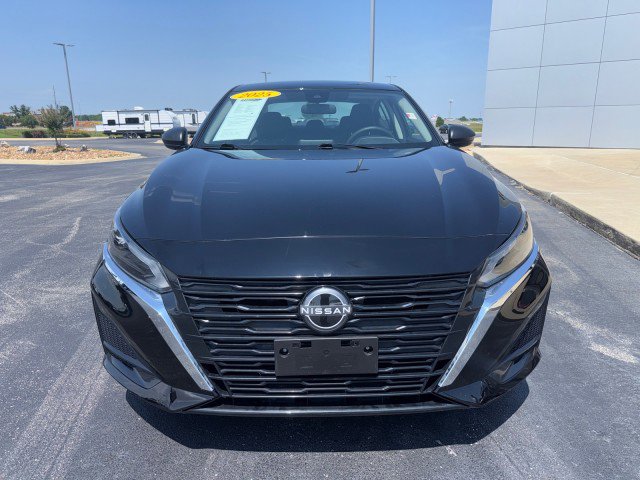 Used 2025 Nissan Altima 2.5 SV FWD image 4
