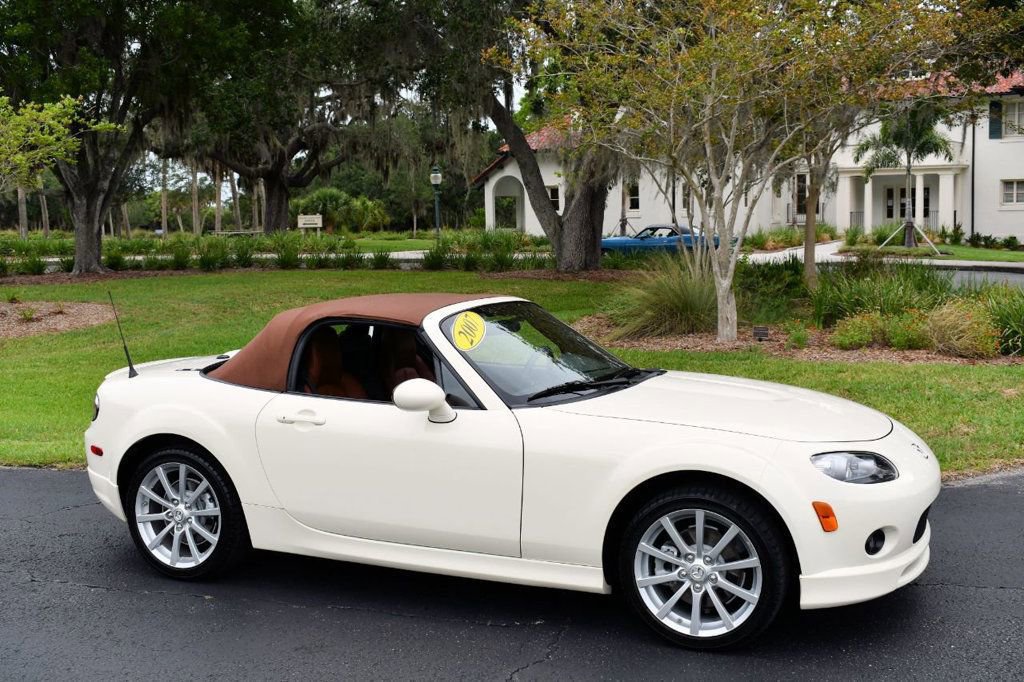 Used 2007 MAZDA MX-5 Miata Grand Touring w/ Premium Pkg image 8