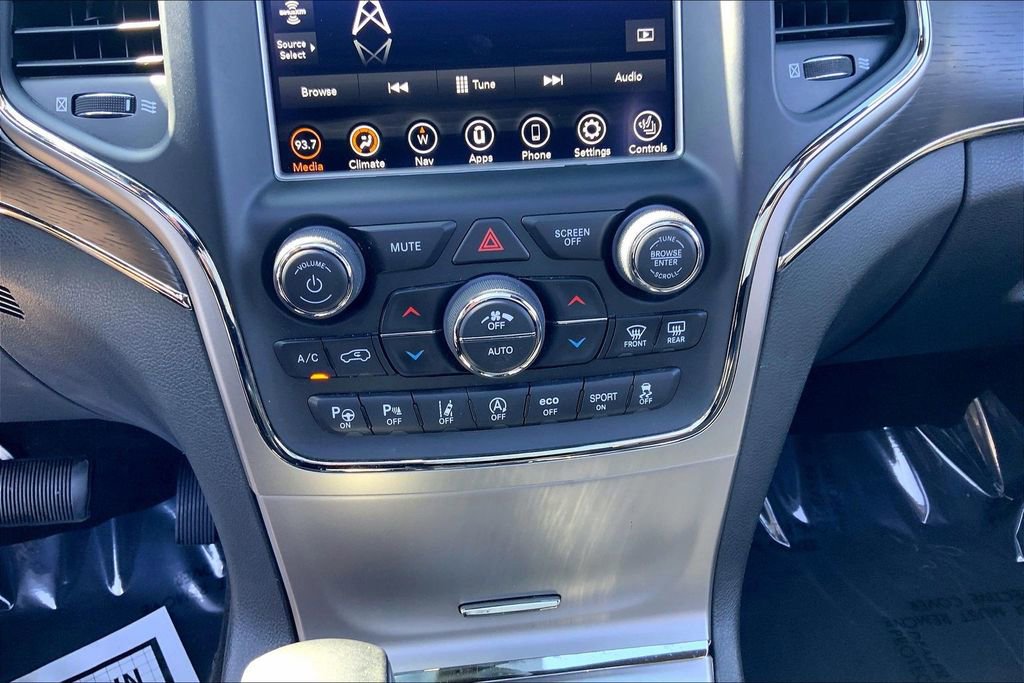 Used 2018 Jeep Grand Cherokee Overland image 16