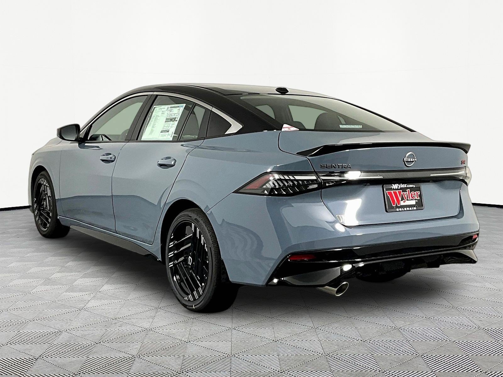 New 2026 Nissan Sentra SR FWD image 4