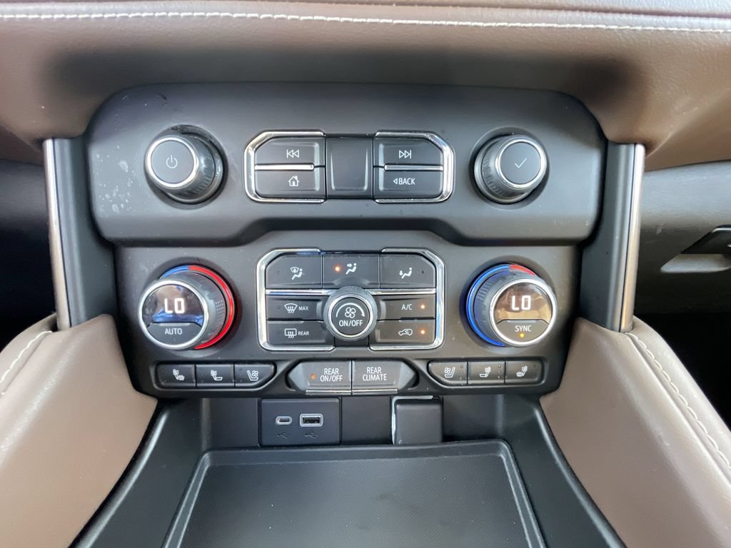 Certified 2022 Chevrolet Suburban High Country AWD/4WD image 36