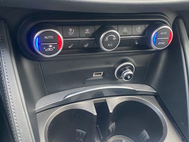 Used 2022 Alfa Romeo Stelvio Veloce image 31