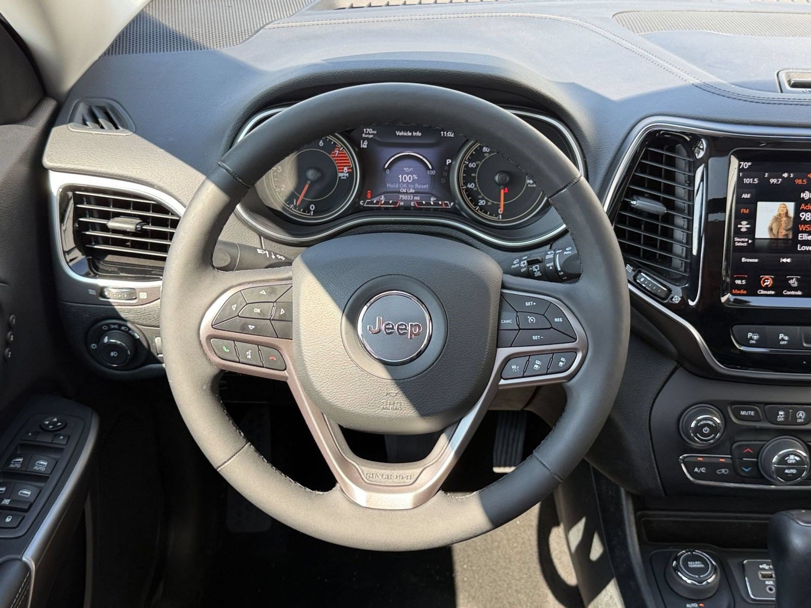 Used 2022 Jeep Cherokee Limited w/ Elite Package AWD/4WD image 9