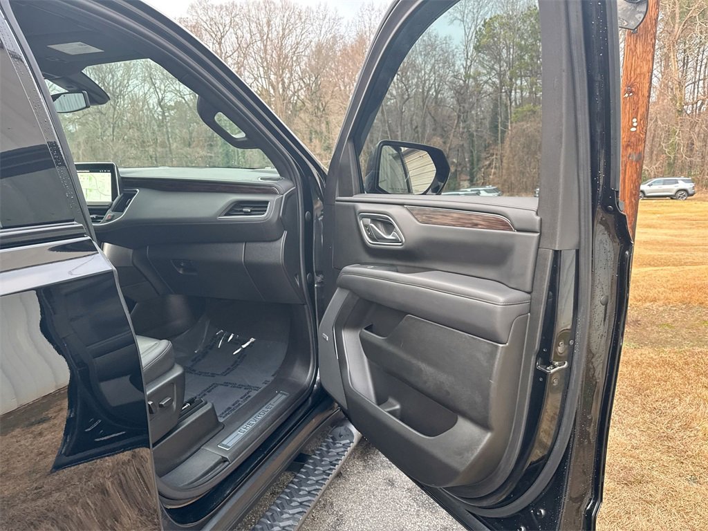 Used 2022 Chevrolet Tahoe Z71 w/ Luxury Package image 32