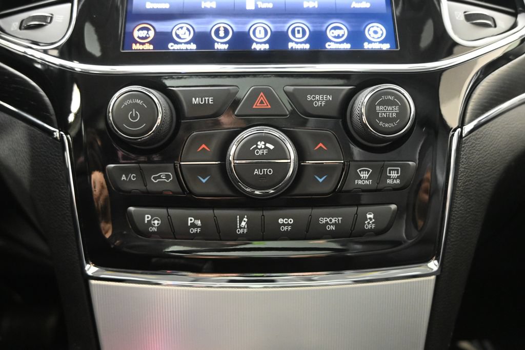 Used 2021 Jeep Grand Cherokee Summit AWD/4WD image 32