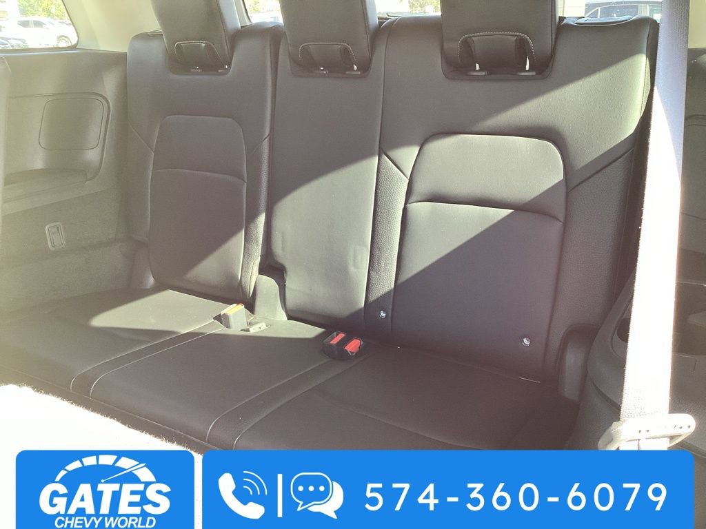 Used 2023 Nissan Pathfinder SL image 16