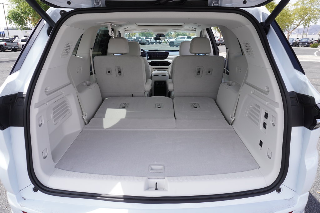 Used 2026 Buick Enclave Avenir w/ Super Cruise Package FWD image 12
