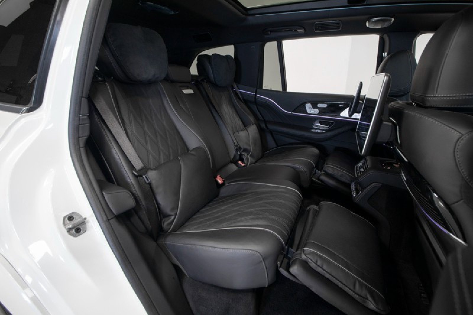 Used 2024 Mercedes-Benz Maybach GLS 600 4MATIC image 66