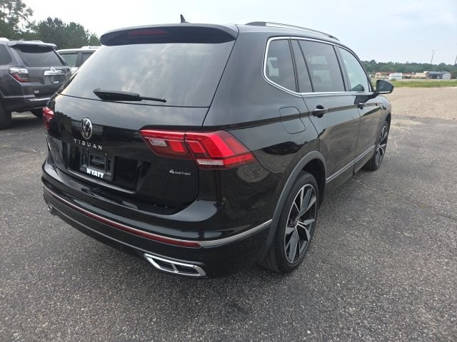 Used 2022 Volkswagen Tiguan SEL R-Line AWD/4WD image 9