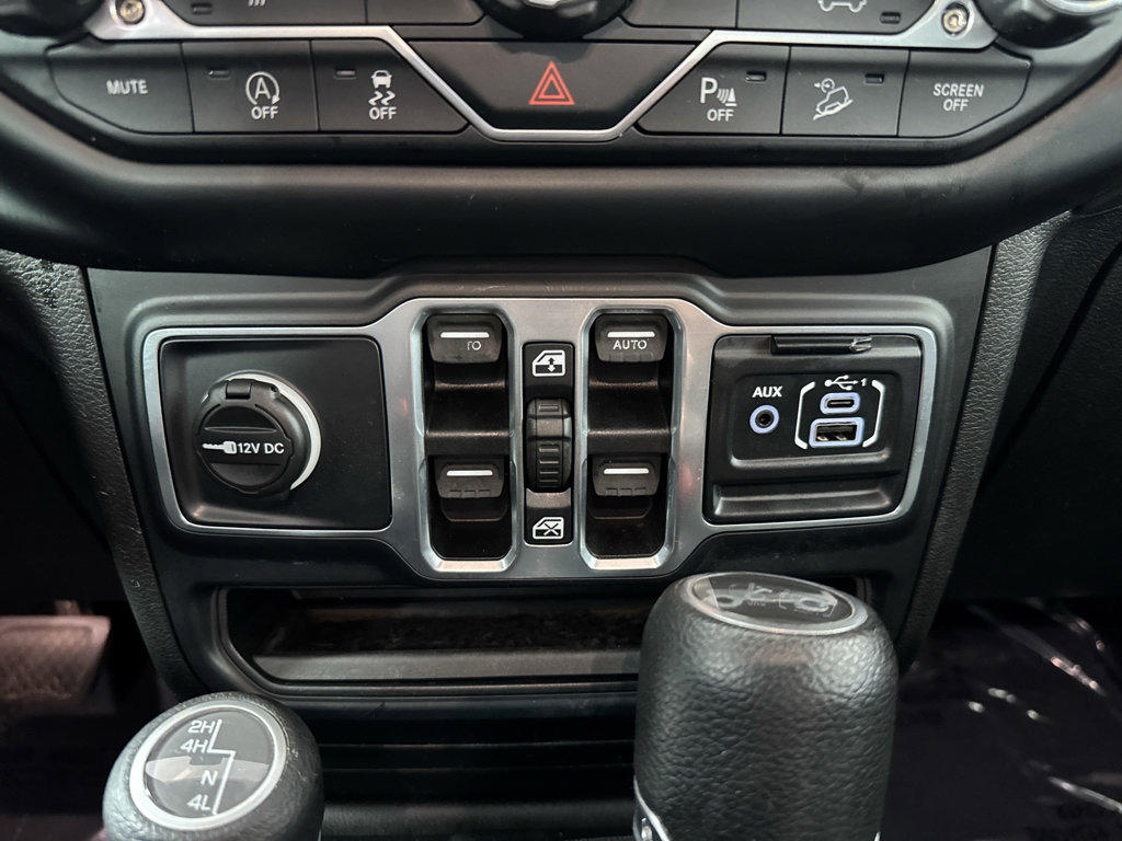 Used 2019 Jeep Wrangler Unlimited Sahara w/ Safety Group image 21