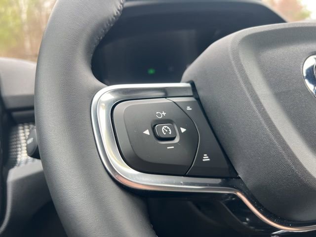 Certified 2025 Volvo XC40 B5 Ultra AWD/4WD image 32