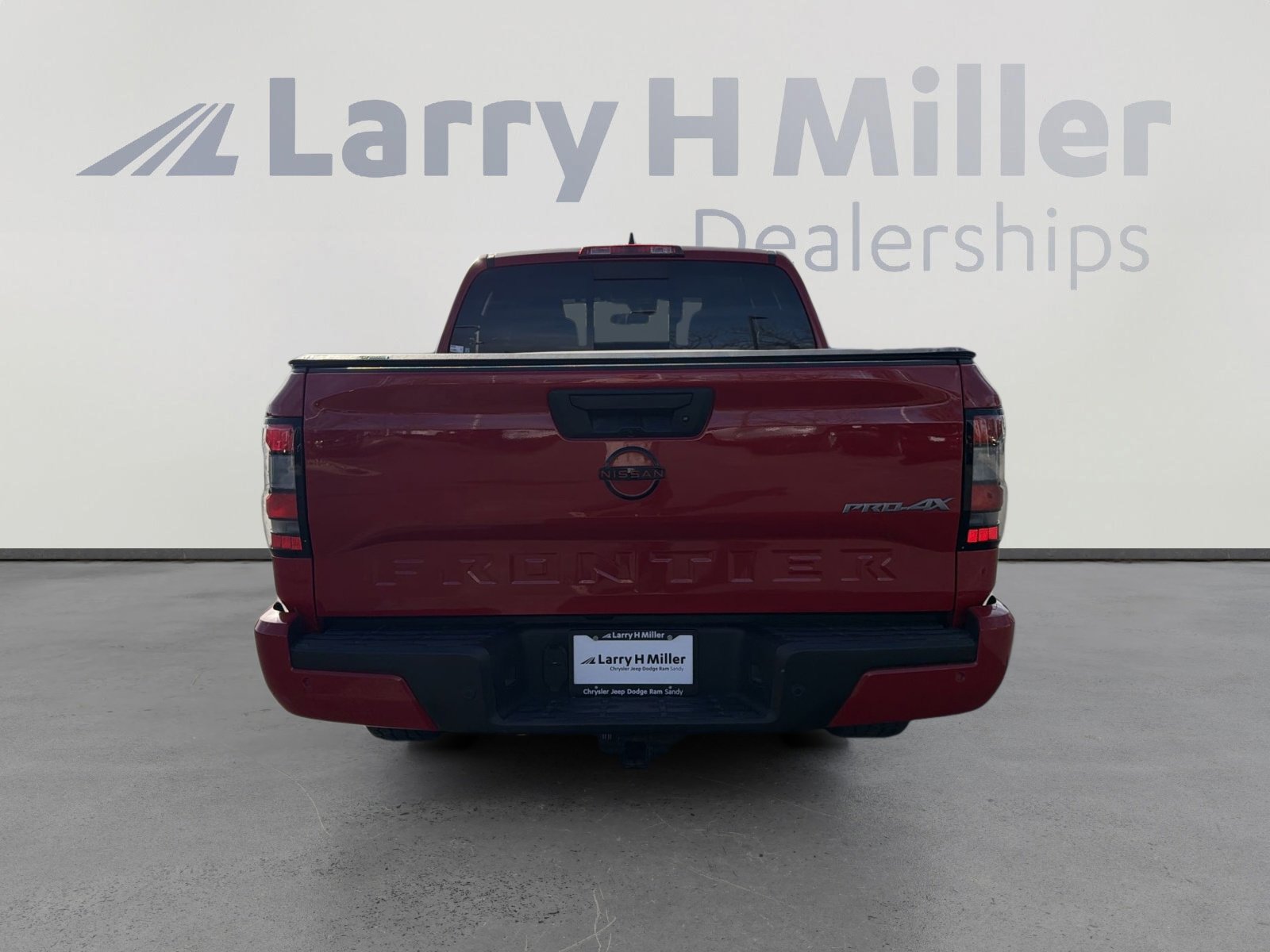 Used 2023 Nissan Frontier PRO-4X w/ Pro Convenience Package image 7