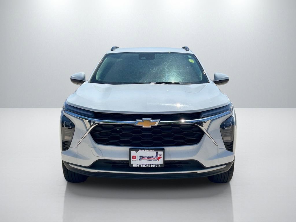 Used 2025 Chevrolet Trax LT FWD video 2