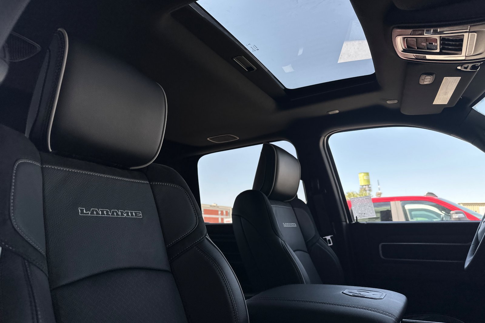 New 2026 RAM 2500 Laramie AWD/4WD image 15