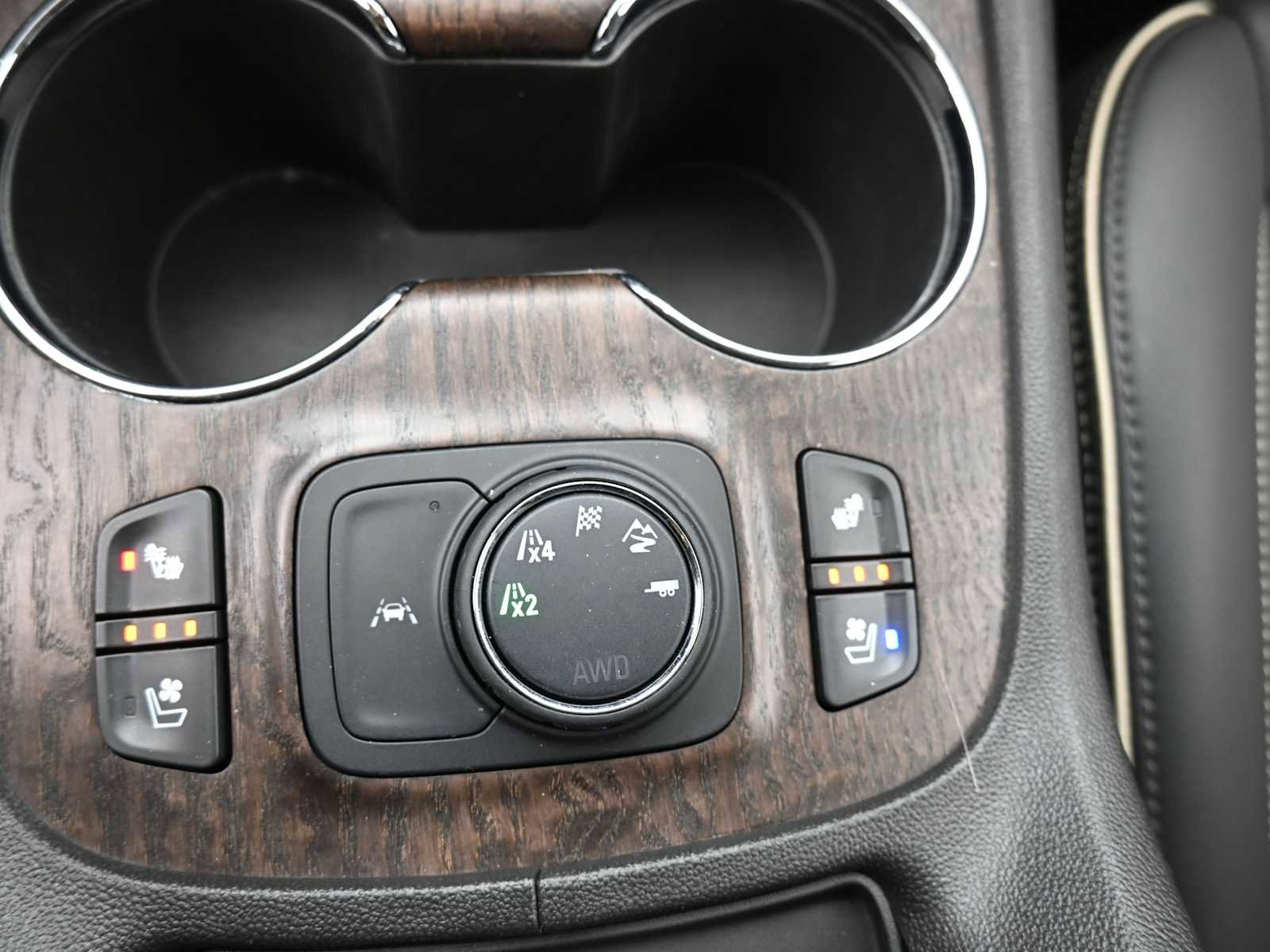 Used 2023 GMC Acadia Denali w/ Trailering Package image 10