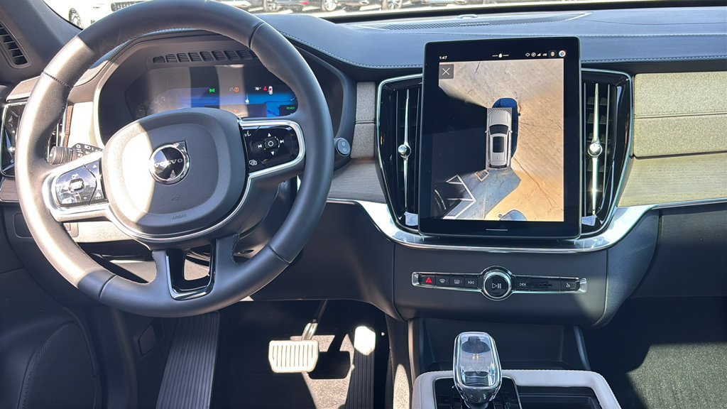 New 2027 Volvo XC90 T8 Plus AWD/4WD image 7