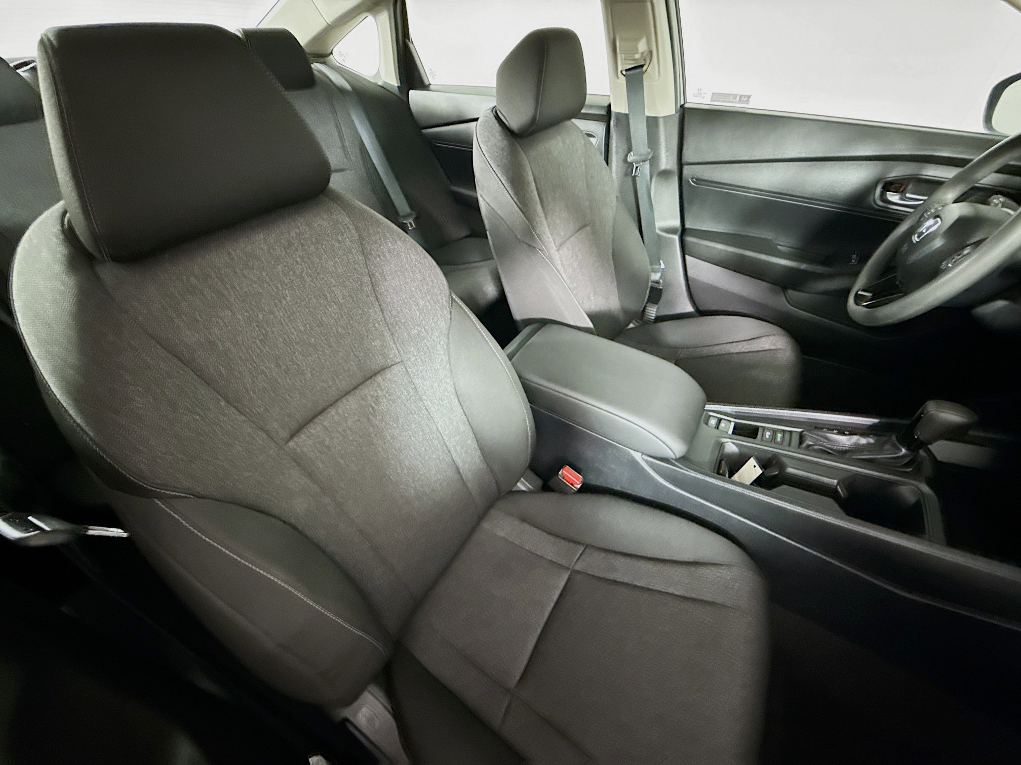 Certified 2025 Honda Accord LX image 32