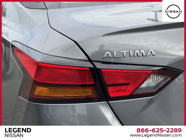 Used 2025 Nissan Altima 2.5 SV FWD image 11