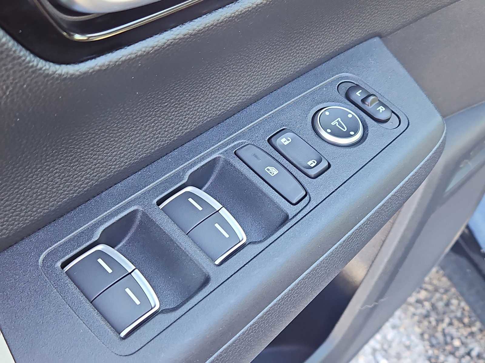 Certified 2025 Honda CR-V EX-L image 28