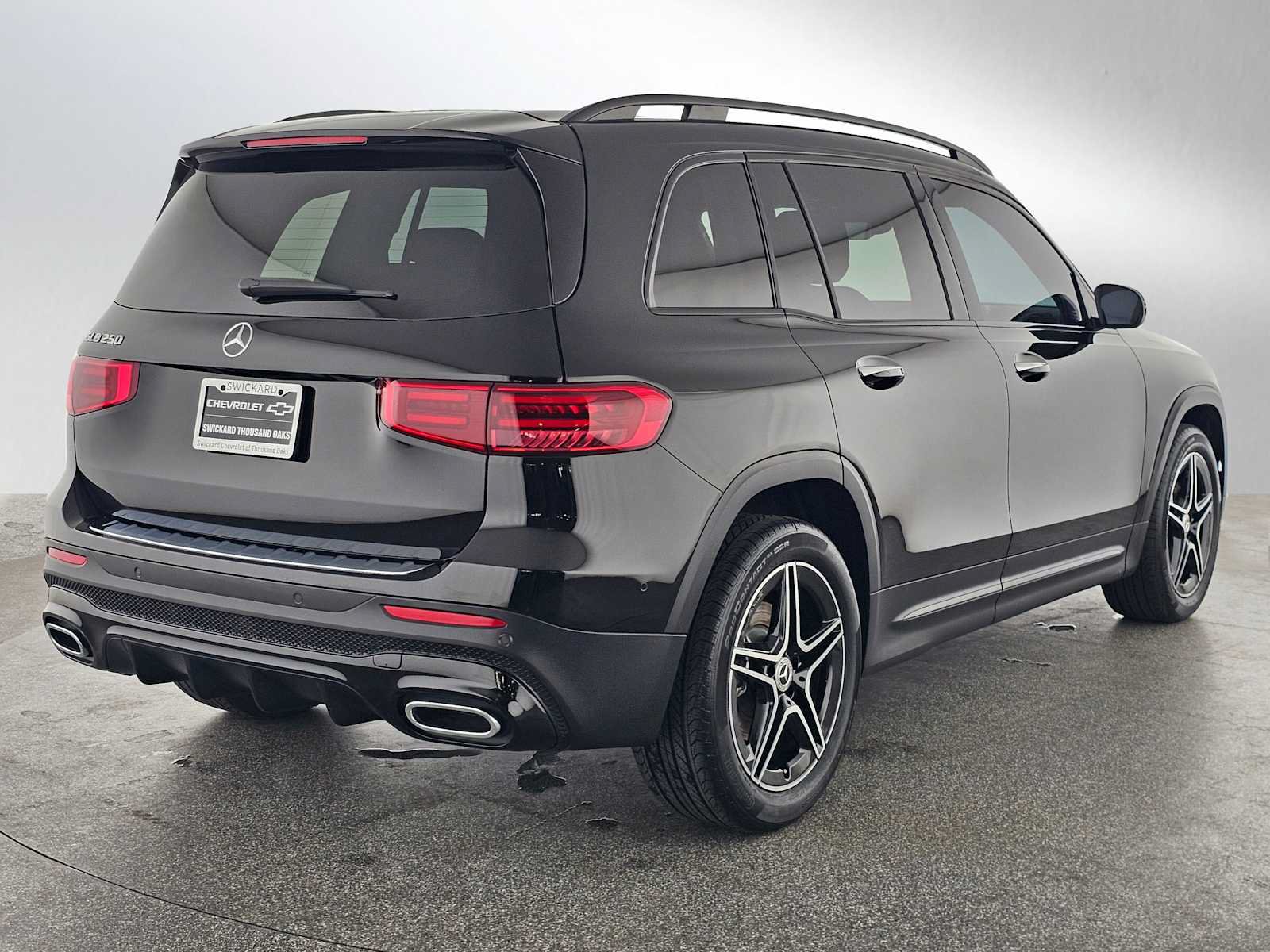 Used 2024 Mercedes-Benz GLB 250 image 3