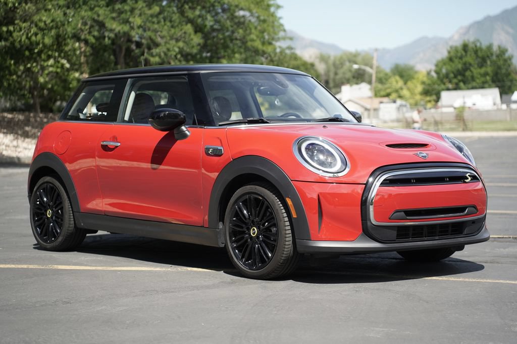 Certified 2024 MINI Cooper SE w/ Signature Upholstery Package FWD image 7