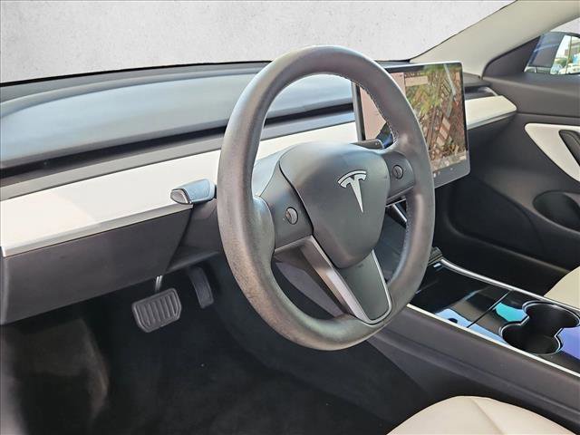 Used 2020 Tesla Model 3 Standard Range image 10