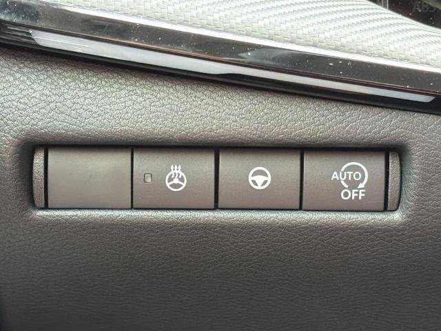 Certified 2025 Nissan Kicks SR w/ SR Premium Package FWD image 15