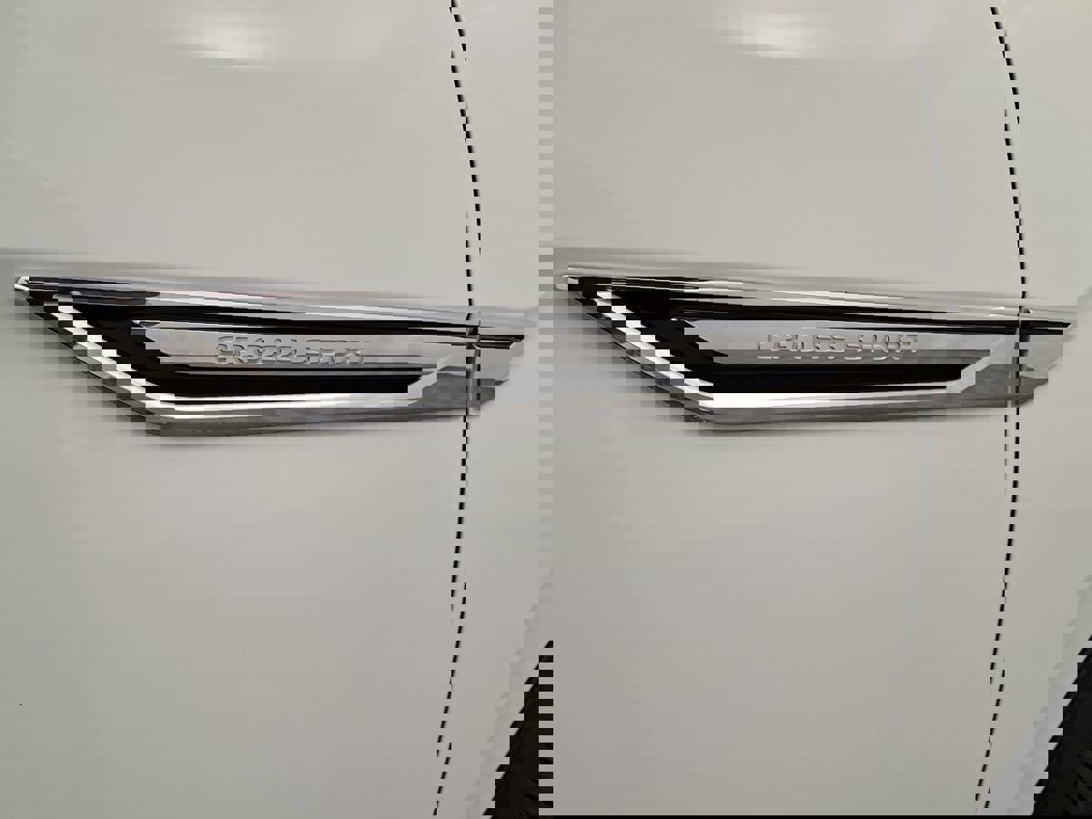 Used 2025 Volkswagen Atlas Cross Sport SE image 7