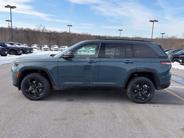 New 2026 Jeep Grand Cherokee Limited w/ Limited Altitude Package AWD/4WD image 4