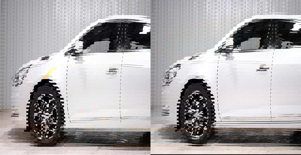 Used 2016 Buick LaCrosse Sport Touring image 3