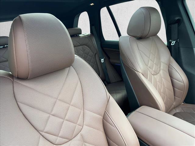 Used 2025 BMW X5 sDrive40i w/ Parking Assistance Package image 24