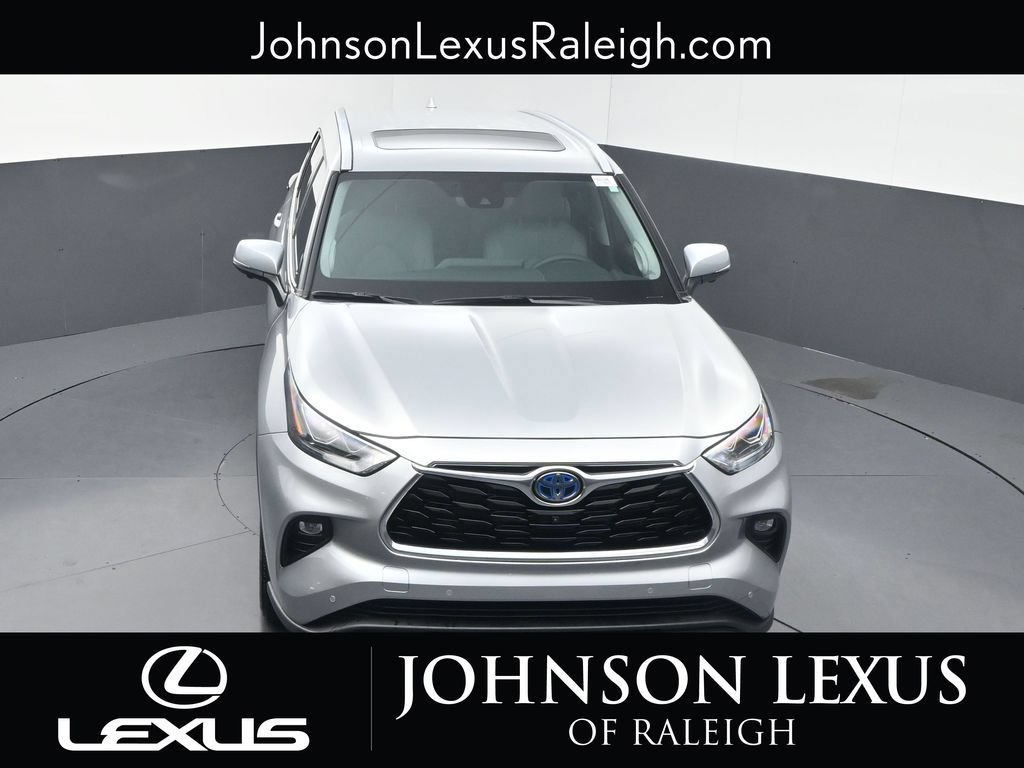 Used 2024 Toyota Highlander Limited AWD/4WD image 23