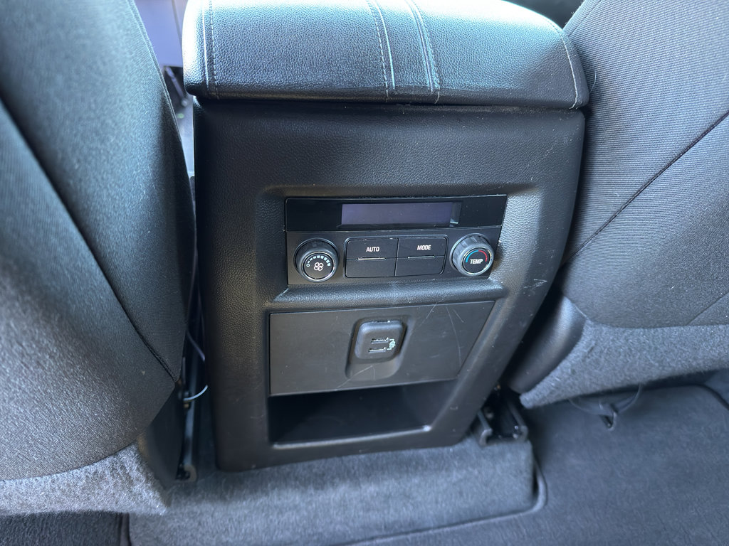 Used 2023 Chevrolet Traverse LT image 27