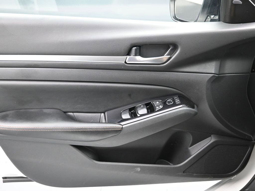 Used 2024 Nissan Altima 2.5 SR image 21