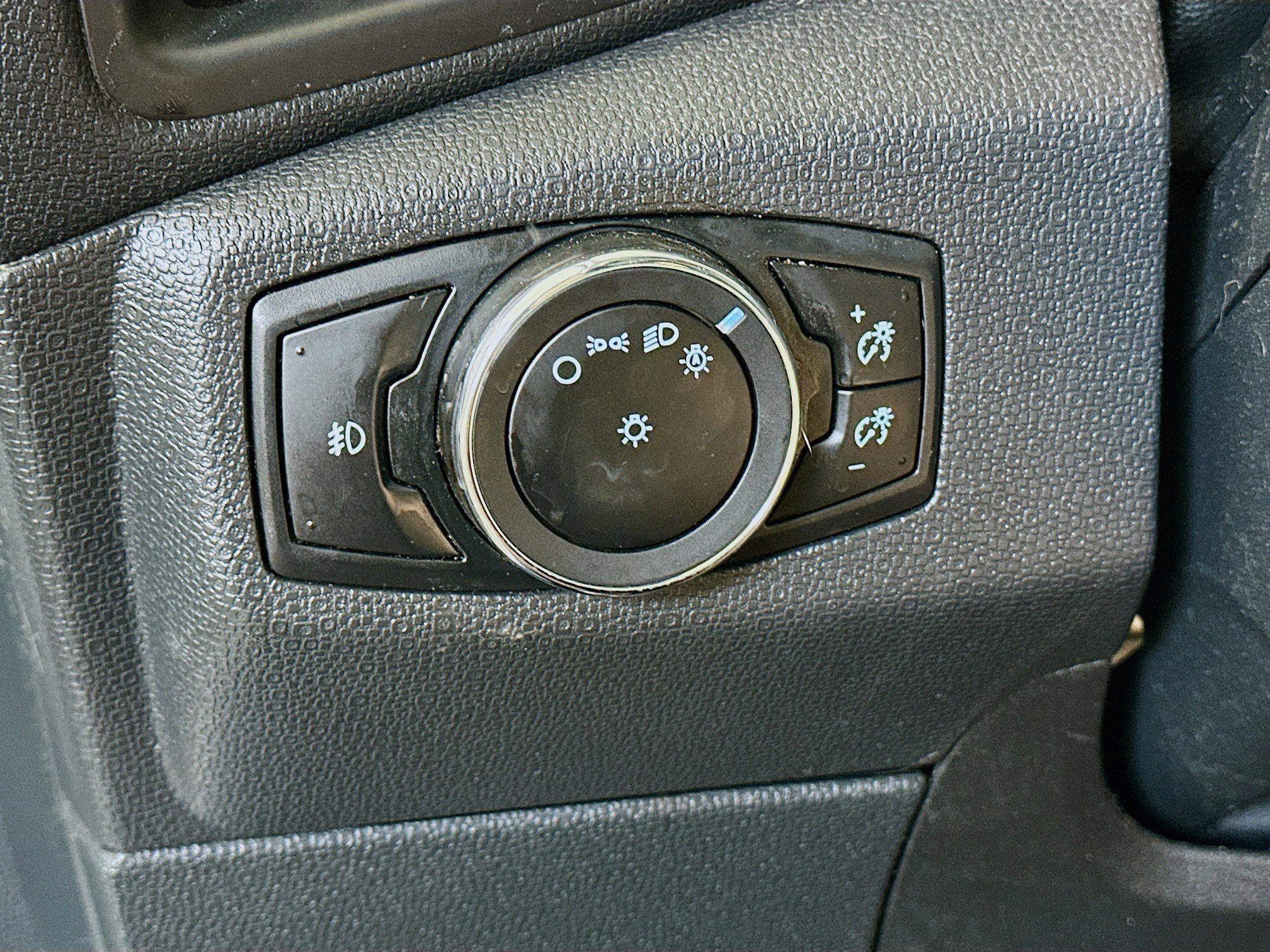 Used 2020 Ford EcoSport SE w/ SE Convenience Package image 17