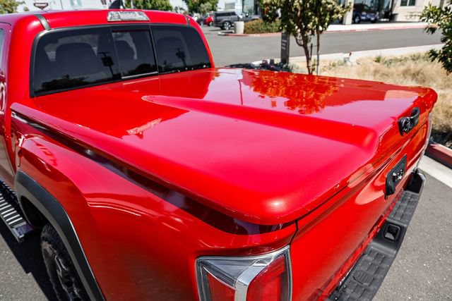 Used 2022 Toyota Tacoma TRD Off-Road AWD/4WD image 30